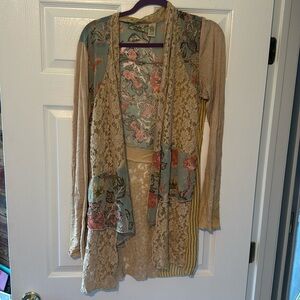 Gimmicks by BKE size large. Chiffon and lace long sleeve cardigan